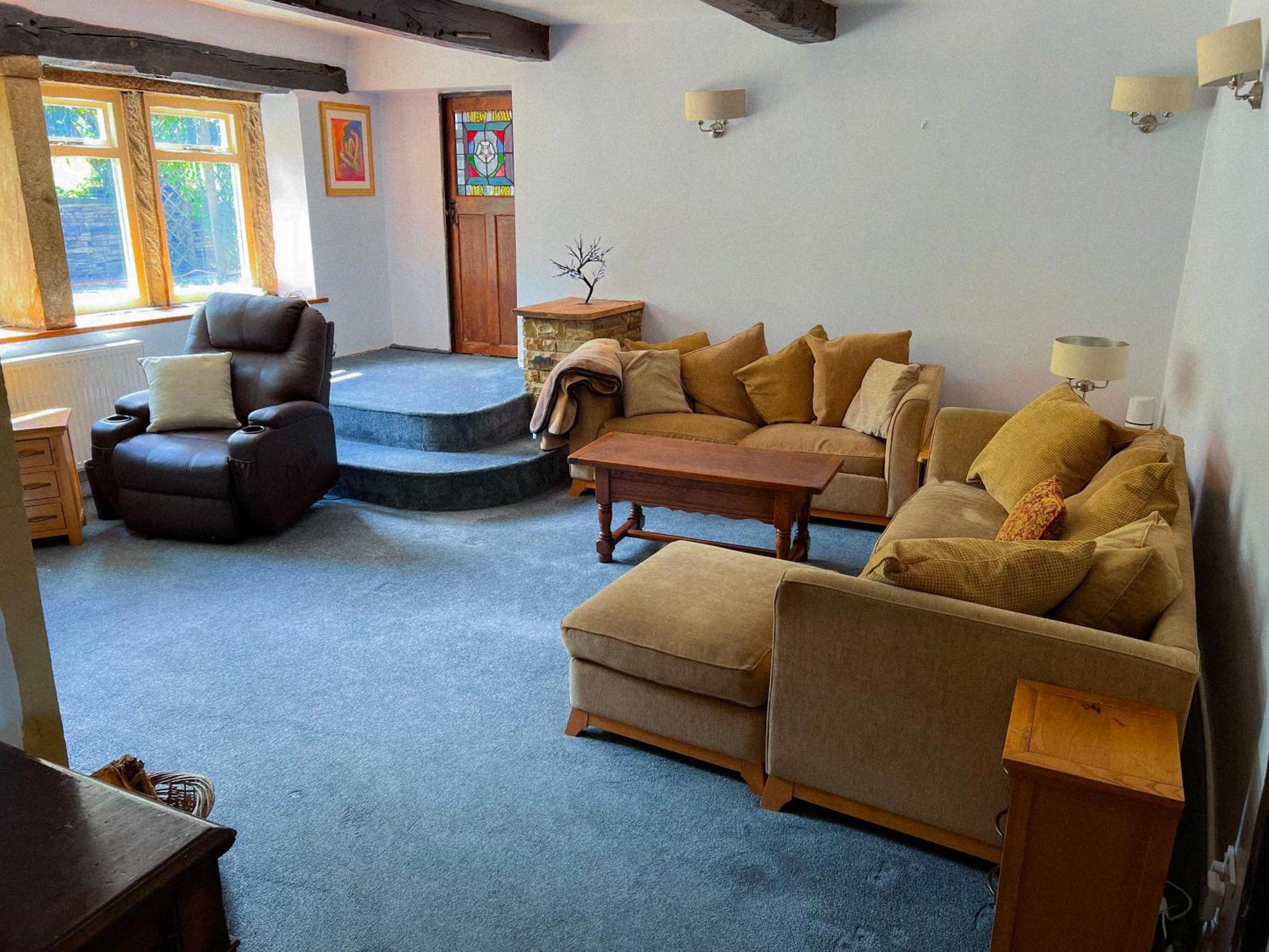 New Hall, Holiday home Elland