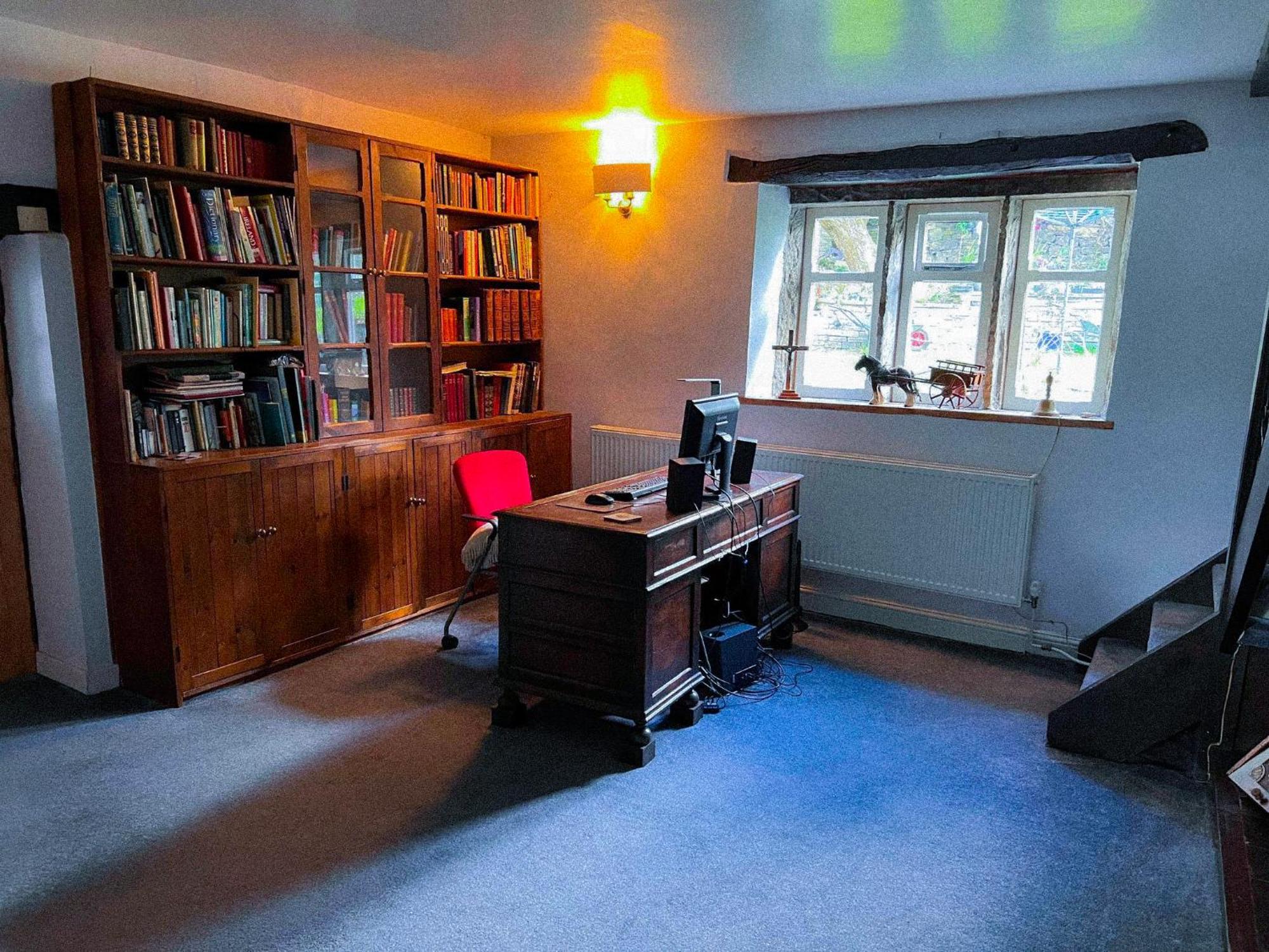 New Hall, Elland